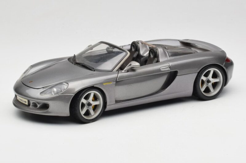 Porsche Carrera GT Grau Metallic Maisto 1:18 36622-R1 Metall