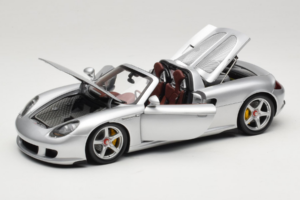 Porsche Carrera GT Silver Metallic Minichamps 1:18 WAP02103014 Metall – Bild 2 von 8