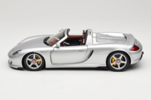 Porsche Carrera GT Silver Metallic Minichamps 1:18 WAP02103014 Metall – Bild 4 von 8
