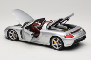 Porsche Carrera GT Silver Metallic Minichamps 1:18 WAP02103014 Metall – Bild 5 von 8