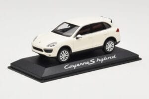 Porsche Cayenne 958 S Hybrid Weiss Minichamps 1:43 WAP0200040B Metall – Bild 2 von 4