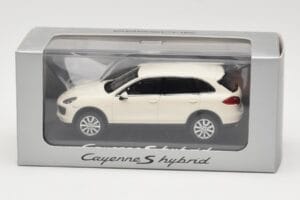 Porsche Cayenne 958 S Hybrid Weiss Minichamps 1:43 WAP0200040B Metall – Bild 4 von 4