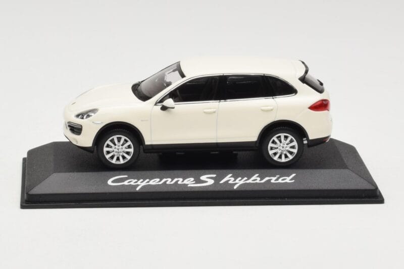 Porsche Cayenne 958 S Hybrid Weiss Minichamps 1:43 WAP0200040B Metall