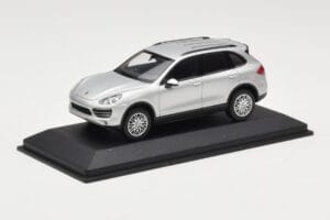 Porsche Cayenne 958 Silber Minichamps 1:43 WAP0200020B Metall – Bild 2 von 4