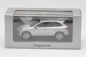 Porsche Cayenne 958 Silber Minichamps 1:43 WAP0200020E Metall – Bild 4 von 4