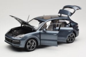 Porsche Cayenne 958 Turbo S Blue Metallic Minichamps 1:18 110066070 Metall – Bild 2 von 8