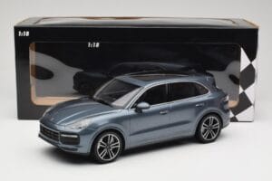 Porsche Cayenne 958 Turbo S Blue Metallic Minichamps 1:18 155066071 Metall – Bild 6 von 6
