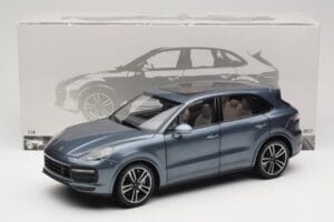 Porsche Cayenne 958 Turbo S Blue Metallic Minichamps 1:18 110066070 Metall – Bild 8 von 8