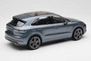 Porsche Cayenne 958 Turbo S Blue Metallic Minichamps 1:18 155066071 Metall – Bild 2 von 6