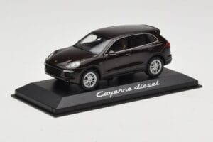 Porsche Cayenne 958 Diesel Acajou Brown Minichamps 1:43 WAP0200030E Metall – Bild 2 von 4