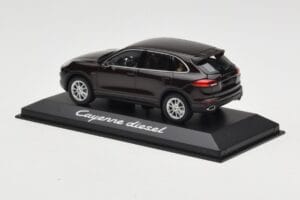 Porsche Cayenne 958 Diesel Acajou Brown Minichamps 1:43 WAP0200030E Metall – Bild 3 von 4