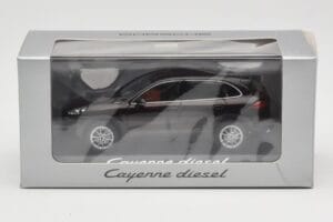 Porsche Cayenne 958 Diesel Acajou Brown Minichamps 1:43 WAP0200030E Metall – Bild 4 von 4