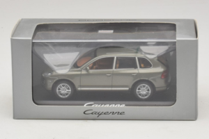 Porsche Cayenne Grey Metallic Minichamps 1:43 WAP02061317 Metall – Bild 4 von 4