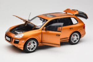 Porsche Cayenne GTS Lava Orange Norev 1:18 187535 Metall – Bild 2 von 8