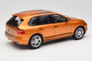Porsche Cayenne GTS Lava Orange Norev 1:18 187535 Metall – Bild 3 von 8