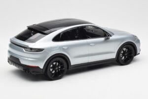 Porsche Cayenne E3 S Coupe Dolo Silber Norev 1:18 WAP0213220K Metall – Bild 2 von 6