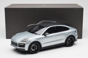Porsche Cayenne E3 S Coupe Dolo Silber Norev 1:18 WAP0213220K Metall – Bild 6 von 6