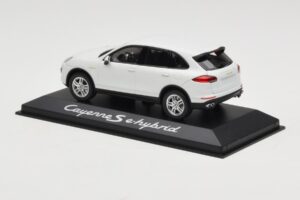 Porsche Cayenne 958 S e-Hybrid Weiss Minichamps 1:43 WAP0200040E Metall – Bild 3 von 4