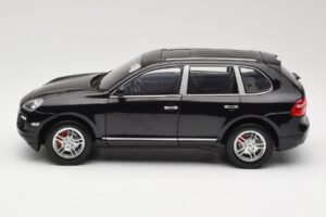 Porsche Cayenne Turbo 957 Schwarz Norev 1:18 WAP02112317 Metall – Bild 4 von 8