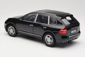 Porsche Cayenne Turbo 957 Schwarz Norev 1:18 WAP02112317 Metall – Bild 7 von 8