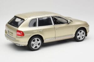 Porsche Cayenne Turbo 955 Beige Maisto 1:18 WAP02100113 Metall – Bild 3 von 8