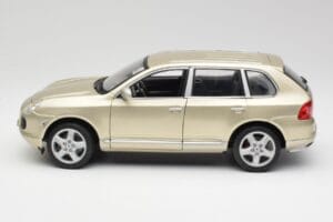 Porsche Cayenne Turbo 955 Beige Maisto 1:18 WAP02100113 Metall – Bild 4 von 8