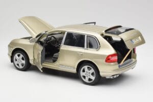 Porsche Cayenne Turbo 955 Beige Maisto 1:18 WAP02100113 Metall – Bild 5 von 8