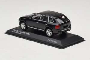 Porsche Cayenne 955 Turbo Black Metallic Minichamps 1:43 400061080 Metall – Bild 3 von 5