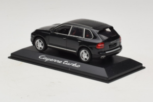 Porsche Cayenne Turbo Dark Green Metallic Minichamps 1:43 WAP02061117 Metall – Bild 3 von 5