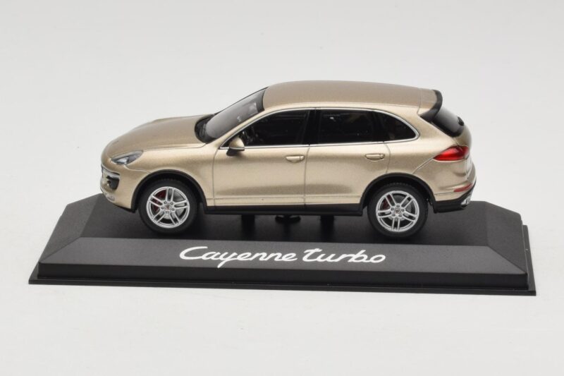 Porsche Cayenne 958 Turbo Gold Minichamps 1:43 WAP0200050E Metall