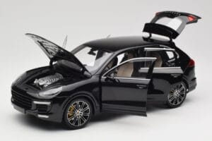 Porsche Cayenne Turbo S 958 Black Metallic Minichamps 1:18 110064000 Metall – Bild 2 von 8