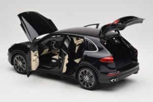 Porsche Cayenne Turbo S 958 Black Metallic Minichamps 1:18 110064000 Metall – Bild 5 von 8