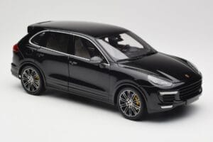 Porsche Cayenne Turbo S 958 Black Metallic Minichamps 1:18 110064000 Metall – Bild 6 von 8