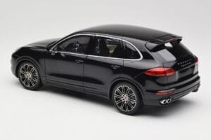 Porsche Cayenne Turbo S 958 Black Metallic Minichamps 1:18 110064000 Metall – Bild 7 von 8