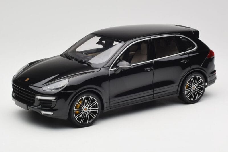 Porsche Cayenne Turbo S 958 Black Metallic Minichamps 1:18 110064000 Metall