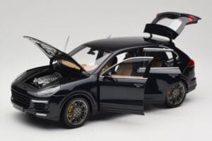 Porsche Cayenne Turbo S 958 Blue Metallic Minichamps 1:18 110064001 Metall – Bild 2 von 8
