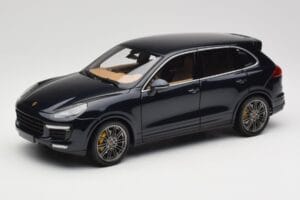 Porsche Cayenne Turbo S 958 Blue Metallic Minichamps 1:18 110064001 Metall