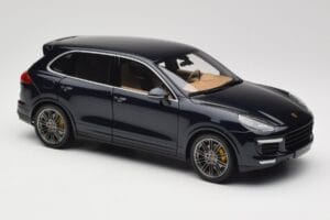 Porsche Cayenne Turbo S 958 Blue Metallic Minichamps 1:18 110064001 Metall – Bild 6 von 8