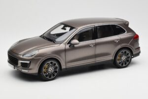 Porsche Cayenne E2 Turbo S Umbra Metallic Minichamps 1:18 WAP0213020F Metall
