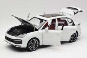 Porsche Cayenne 9YA Turbo Weiss Metallic Minichamps 1:18 155042560 Metall – Bild 2 von 8