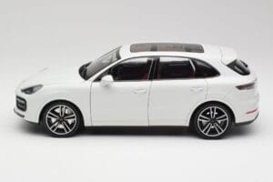 Porsche Cayenne 9YA Turbo Weiss Metallic Minichamps 1:18 155042560 Metall – Bild 4 von 8