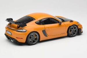 Porsche Cayman GT4 RS 982 Weissach Package Bahama Yellow Norev 1:18 187252 Metall – Bild 3 von 8
