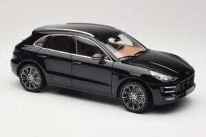 Porsche Macan Turbo 95B Black Metallic Minichamps 1:18 110062502 Metall – Bild 6 von 8