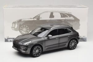 Porsche Macan Turbo 95B Grey Metallic Minichamps 1:18 110062501 Metall – Bild 8 von 8