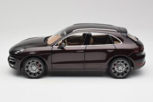 Porsche Macan 95B Turbo Mahagoni Metallic Minichamps 1:18 110062500 Metall – Bild 4 von 8