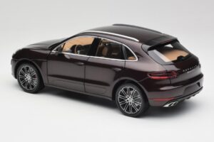 Porsche Macan 95B Turbo Mahagoni Metallic Minichamps 1:18 110062500 Metall – Bild 7 von 8