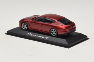 Porsche Panamera 970 4 Red Metallic Minichamps 1:43 WAP0201250E Metall – Bild 3 von 5