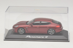 Porsche Panamera 970 4 Red Metallic Minichamps 1:43 WAP0201250E Metall – Bild 4 von 5