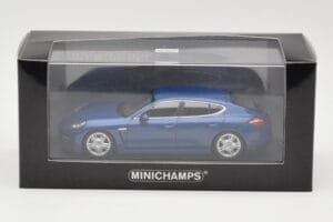 Porsche Panamera 970 4S Blue Metallic Minichamps 1:43 WAP0200419 Metall – Bild 3 von 3