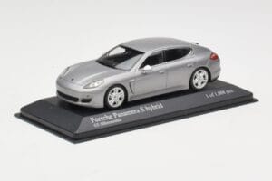Porsche Panamera 970 S Hybrid Silber Minichamps 1:43 400068250 Metall – Bild 2 von 4
